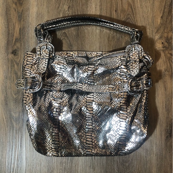 Metallic Sliver Snakeskin Purse - Picture 4 of 17